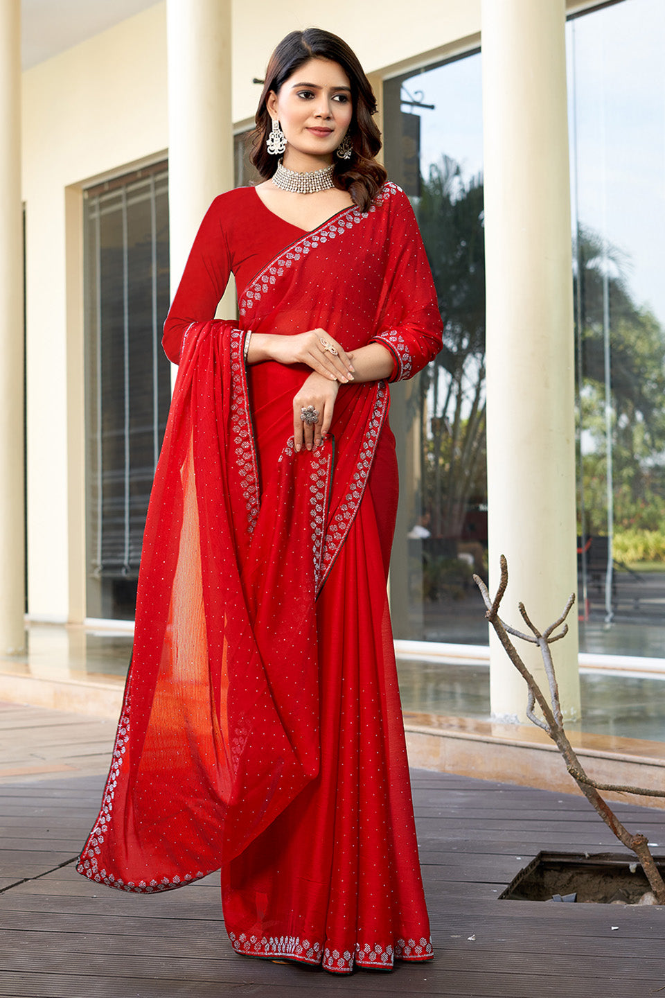 Zamuna Women Red Georgette Solid Diamond Saree – Bold Elegance in Vibrant Red