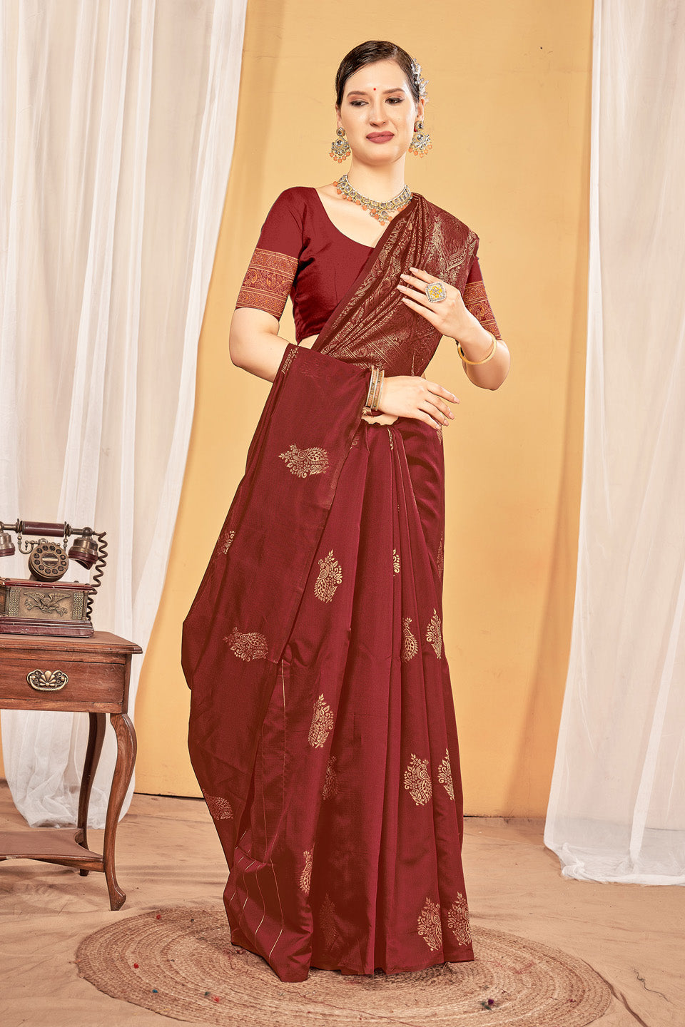 Zamuna Women Brown Silk Floral Woven Saree – Classic Elegance in Rich Brown