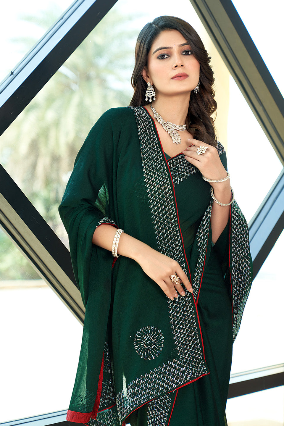 Zamuna Women Green Georgette Solid Diamond Saree – Subtle Glamour in Refreshing Green