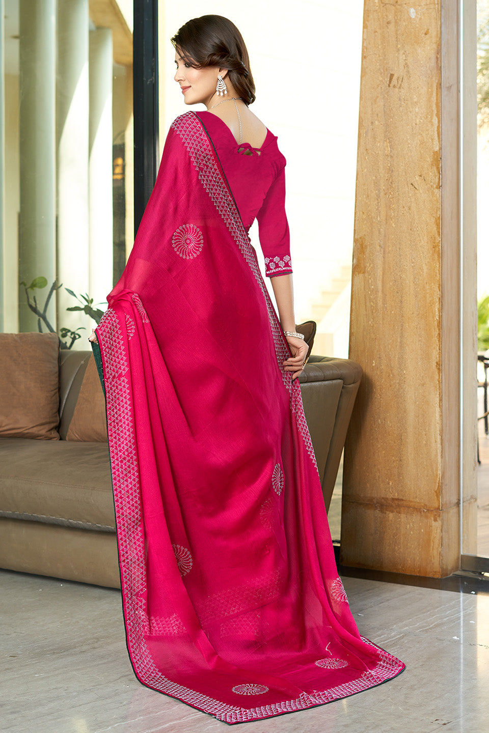 Zamuna Women Pink Georgette Solid Diamond Saree – Feminine Elegance in Soft Pink