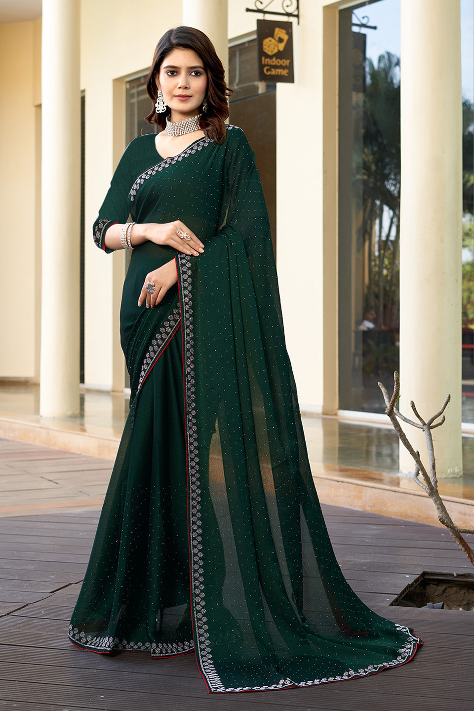 Zamuna Women Green Georgette Solid Diamond Saree – Subtle Glamour in Refreshing Green