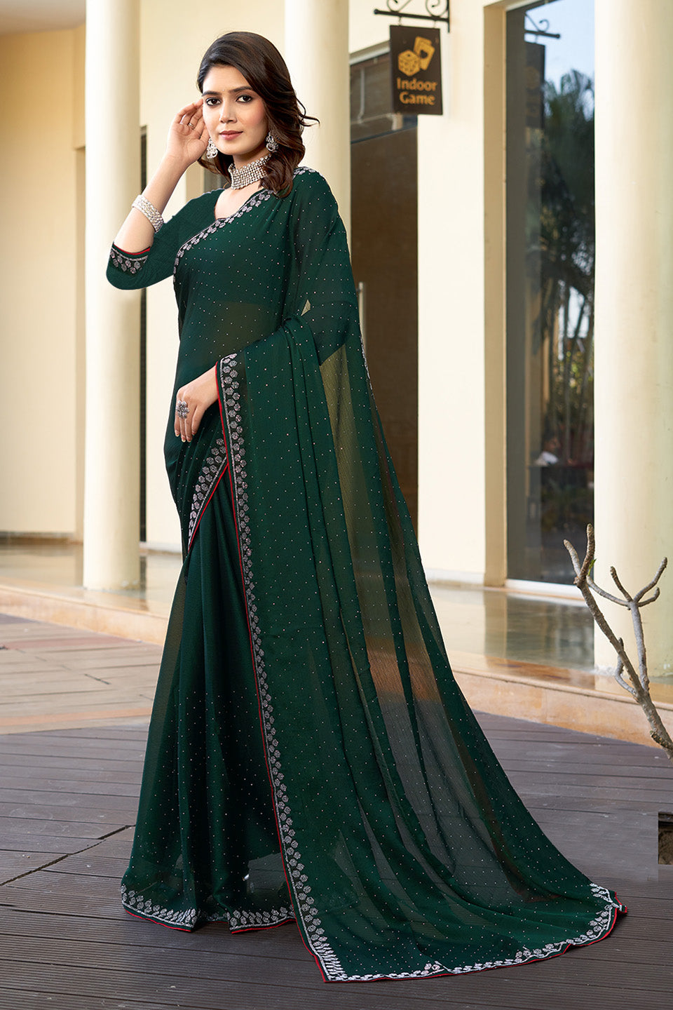 Zamuna Women Green Georgette Solid Diamond Saree – Subtle Glamour in Refreshing Green