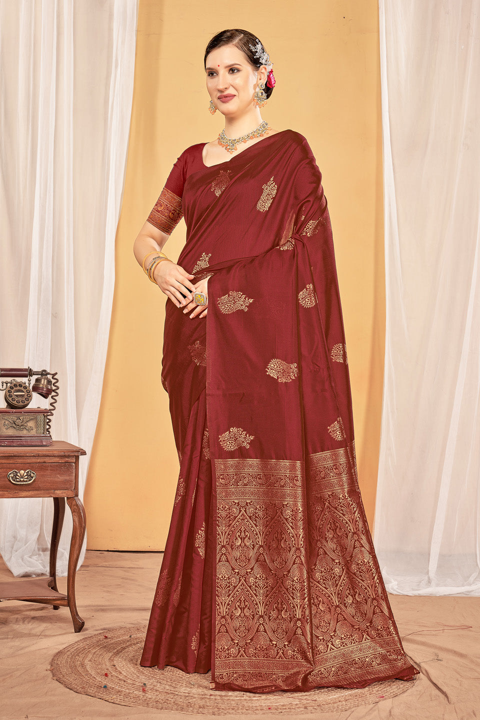 Zamuna Women Brown Silk Floral Woven Saree – Classic Elegance in Rich Brown