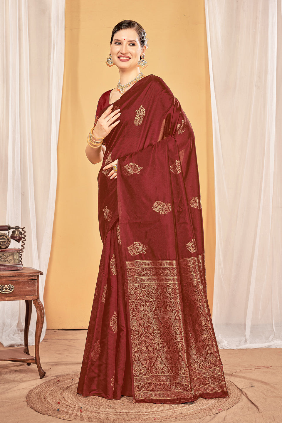 Zamuna Women Brown Silk Floral Woven Saree – Classic Elegance in Rich Brown