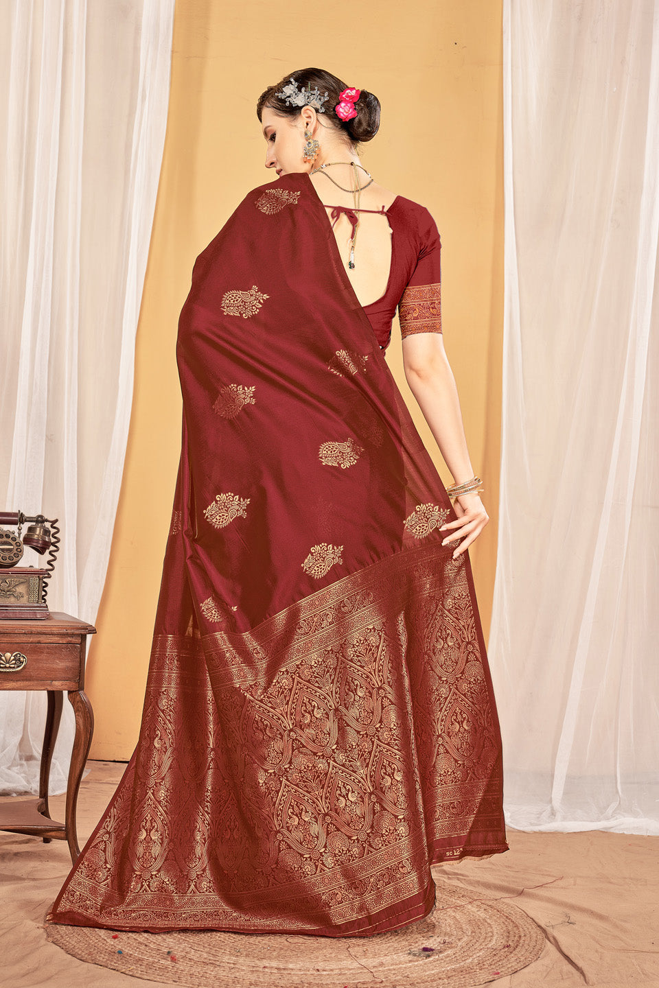 Zamuna Women Brown Silk Floral Woven Saree – Classic Elegance in Rich Brown