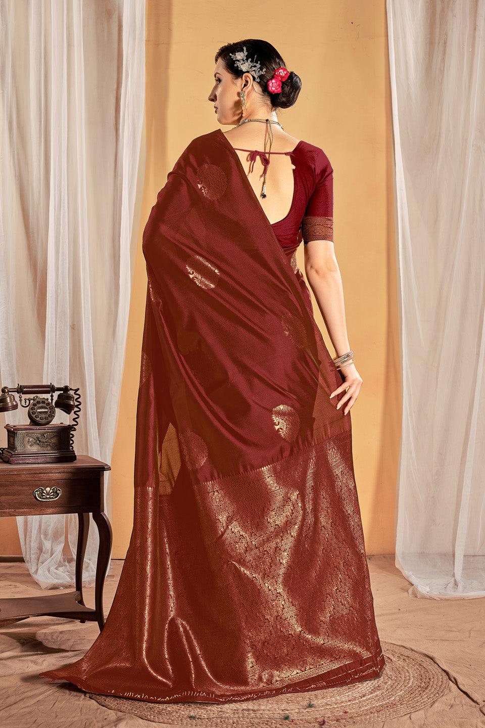 Zamuna Women Brown Silk Floral Woven Saree – Classic Elegance in Rich Brown