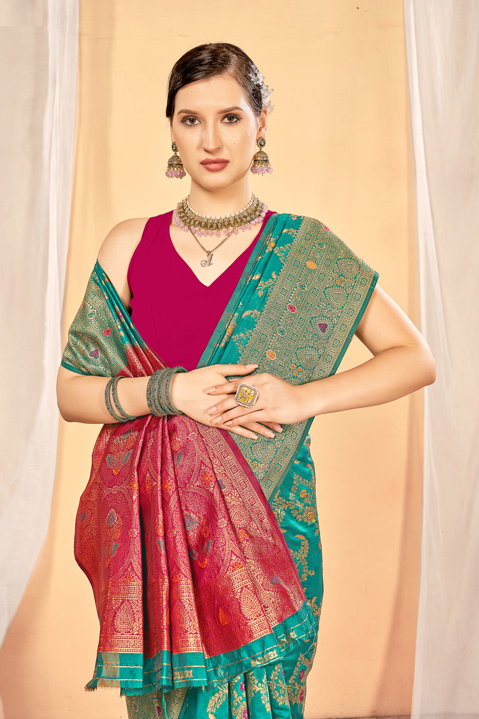 Zamuna Women Green Silk Floral Woven Saree – Timeless Charm in Elegant Green