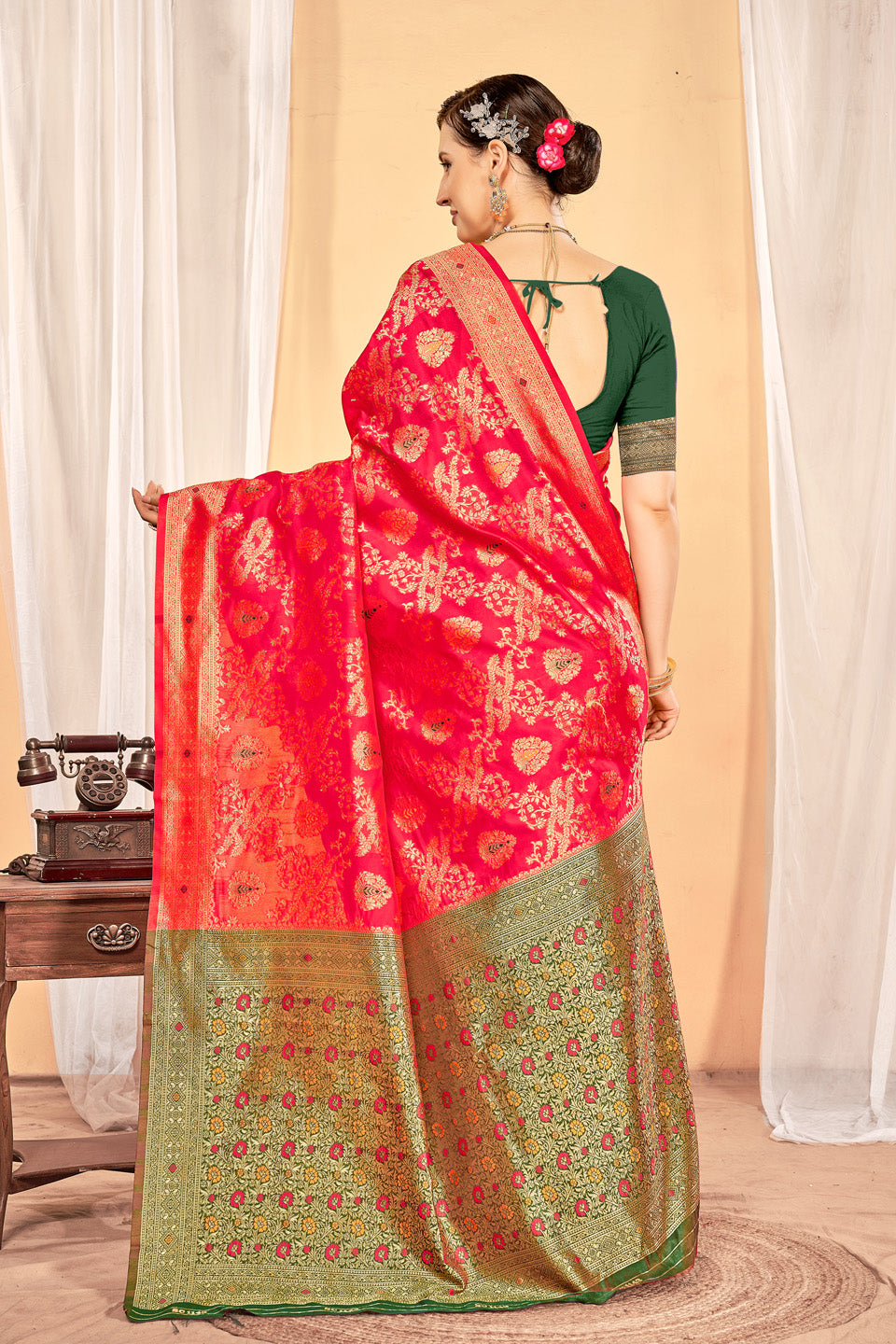 Zamuna Women Pink Silk Floral Woven Saree – Feminine Elegance in Soft Pink