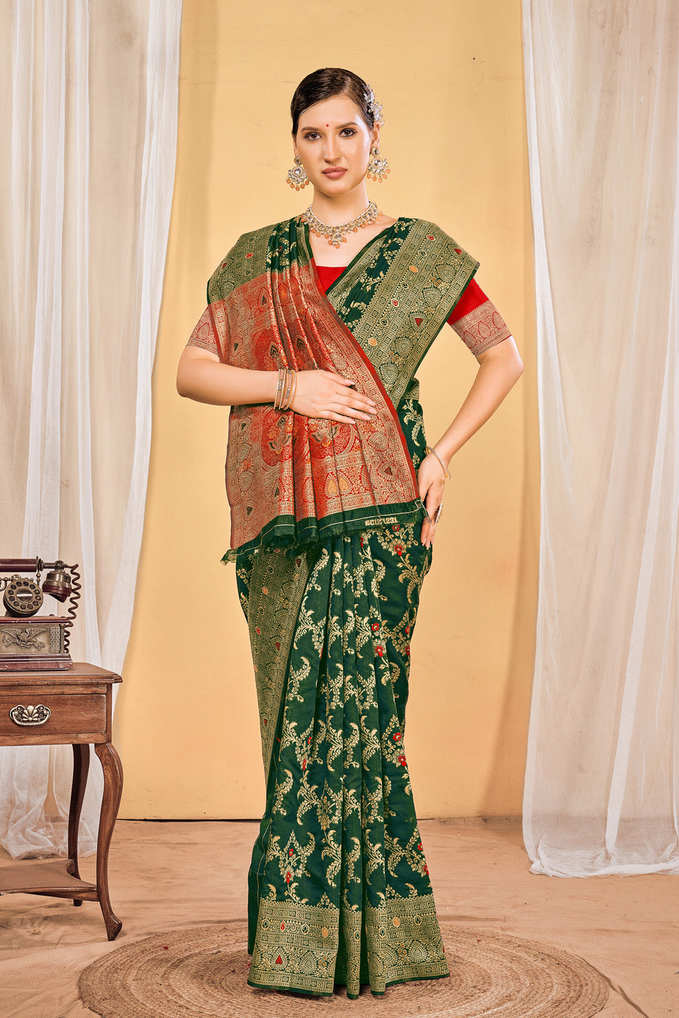 Zamuna Women Dark Green Silk Floral Woven Saree – Regal Elegance in Deep Green