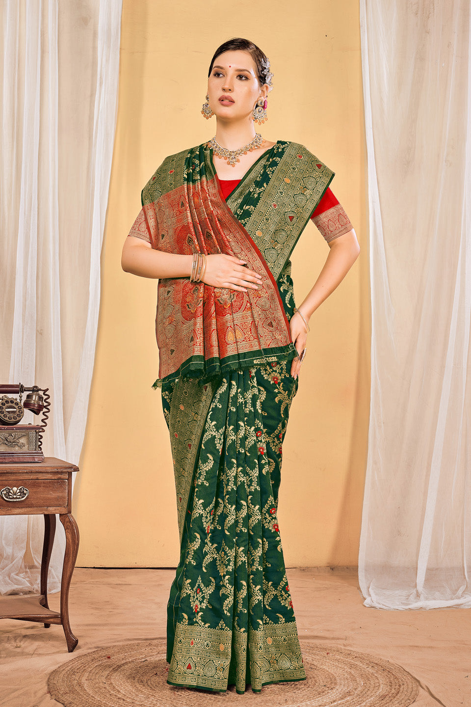 Zamuna Women Dark Green Silk Floral Woven Saree – Regal Elegance in Deep Green