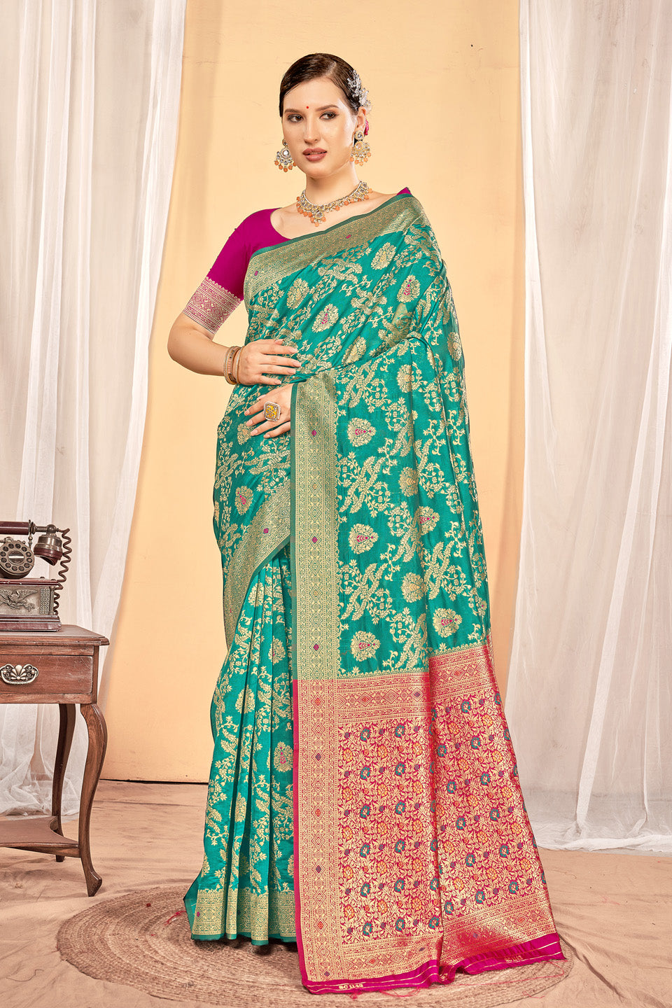 Zamuna Women Light Green Silk Floral Woven Saree – Fresh Elegance in Pastel Green