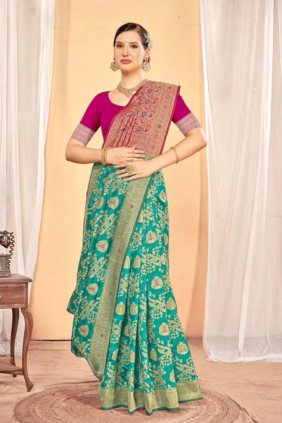 Zamuna Women Light Green Silk Floral Woven Saree – Fresh Elegance in Pastel Green