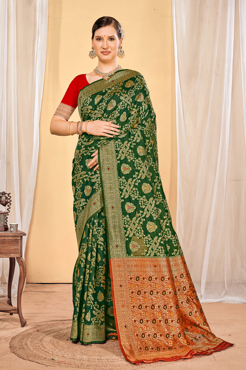 Zamuna Women Green Silk Floral Woven Saree – Elegant Charm in Vibrant Green