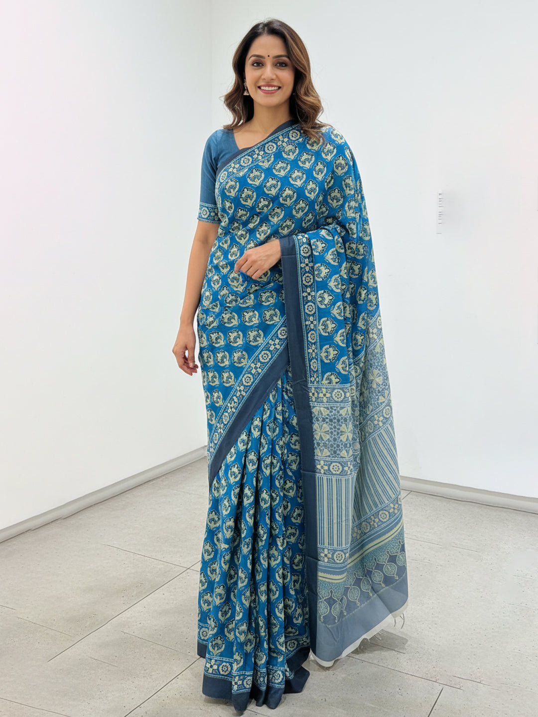 Zamuna Women Blue Satin Crepe Geometric Digital Print Saree – Modern Elegance with Timeless Charm