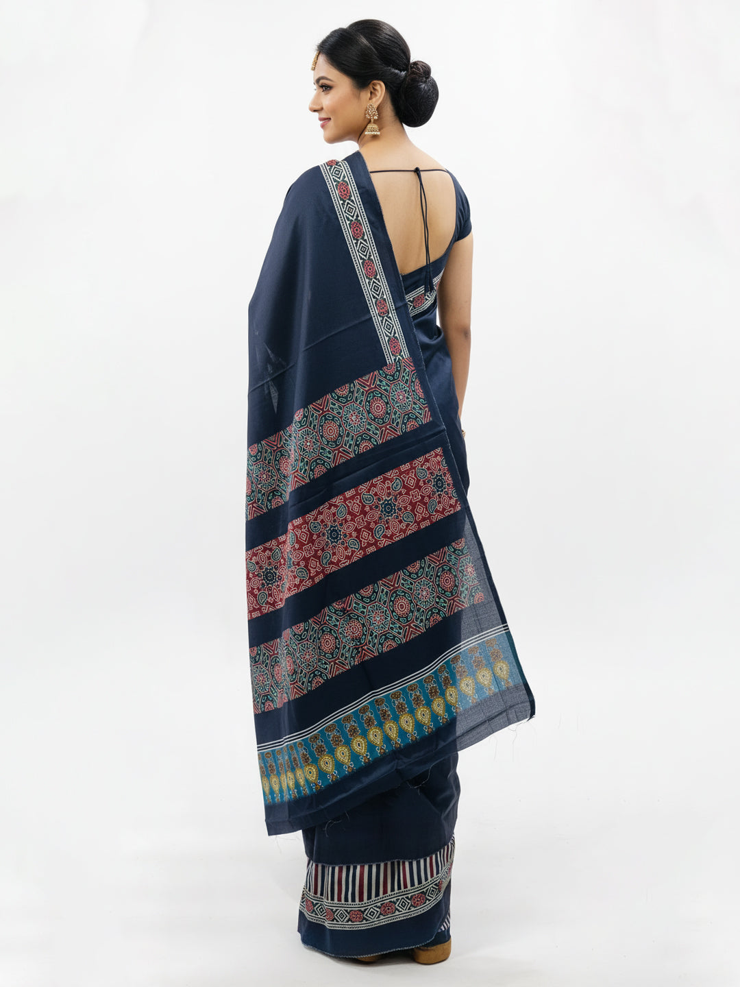 Zamuna Women Dark Blue Satin Crepe Geometric Digital Print Saree – Sophisticated Style with Modern Edge
